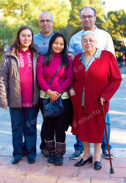 Preview: Family ties. A portrait of a multi-generational family.