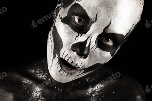 Preview: Pretty girl with skeleton tattoo