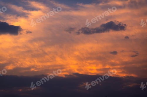 Preview: Dramatic Sunset Sky with Vibrant Orange and Purple Clouds