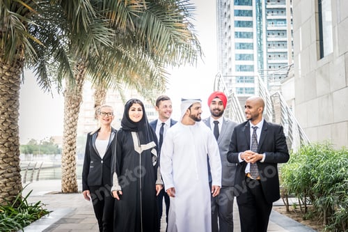Preview: Business team in Dubai