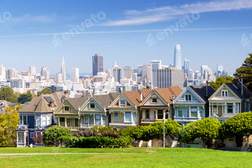 Preview: The Painted Ladies and San Francisco downtown