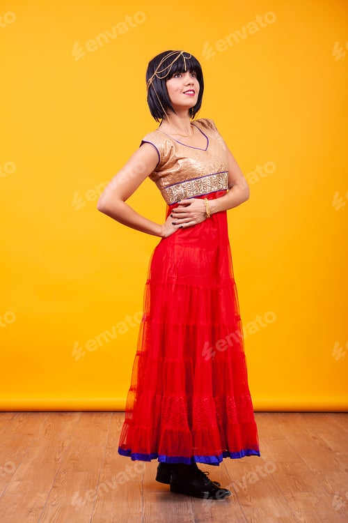 Preview: Beautiful young woman wearing egyptian traditional dress
