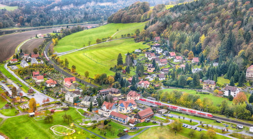Preview: Picturesque autumn landscape in Saxon Switzerland National Park. Rathen village