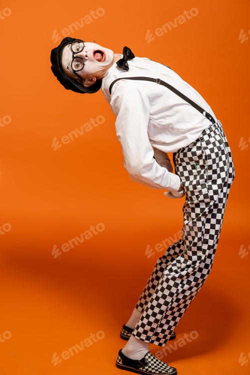 Preview: Pantomime on the orange background