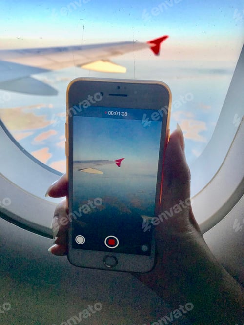 Preview: Taking photos with a mobile phone, landing in Venice, Italy