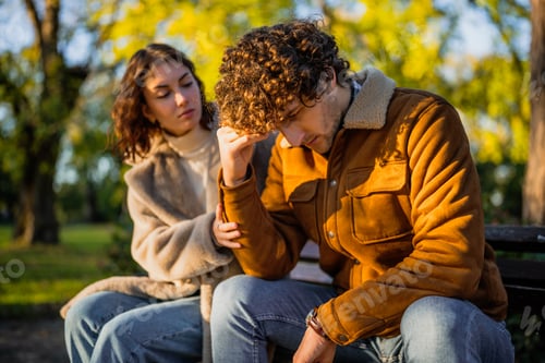 Preview: Couple in park
