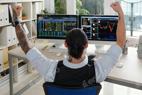 Preview: Happy excited trader