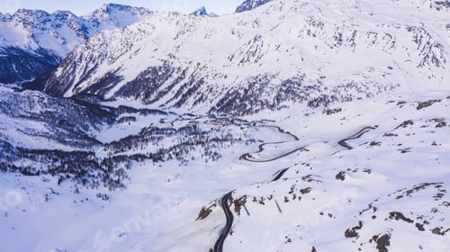 Preview: Snowy mountainous terrain in nature