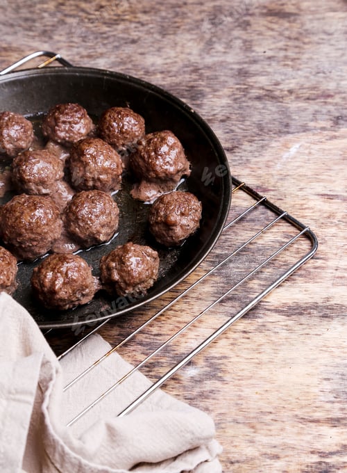 Preview: Meatballs