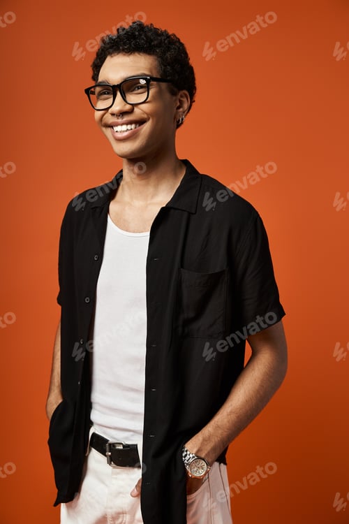 Preview: Stylish Young Man in White Shorts