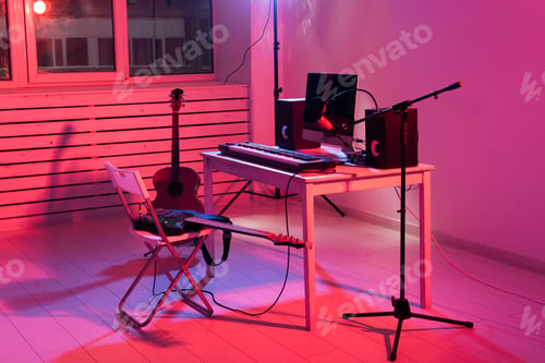Preview: Synthesizer keyboard digital recording, home music record studio concept