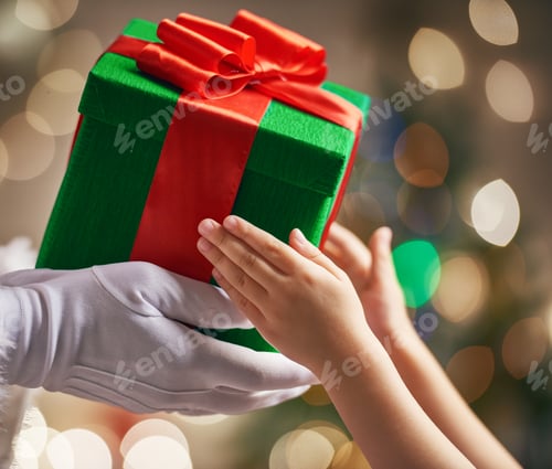 Preview: Giving present for child