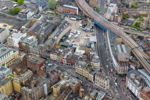 Preview: Aerial view of Southwark Street in London