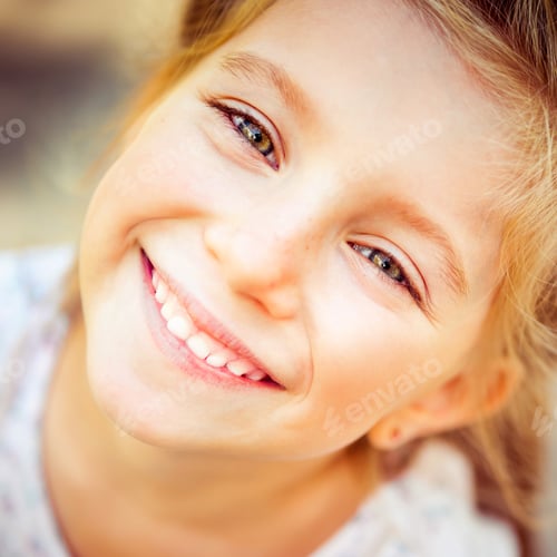 Preview: Cute little girl