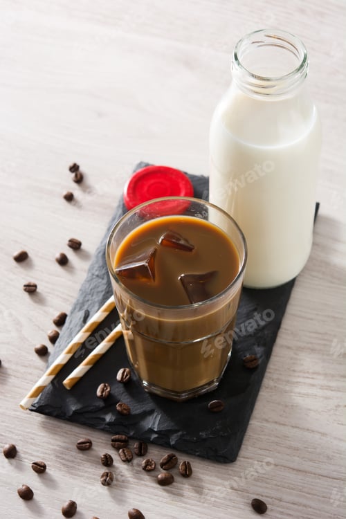 Preview: Iced coffee or caffe latte in a tall glass