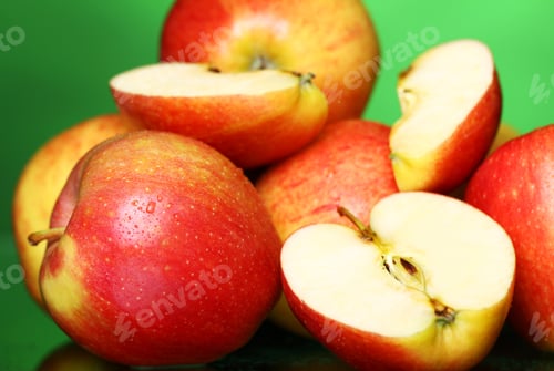 Preview: Fresh and tasty apples