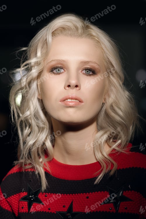 Preview: Portrait of beautiful fashion model with white curly hair