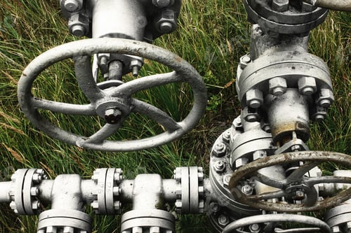 Preview: metal old gas or oil pipeline with valve pumps, gasoline industry, industrial background