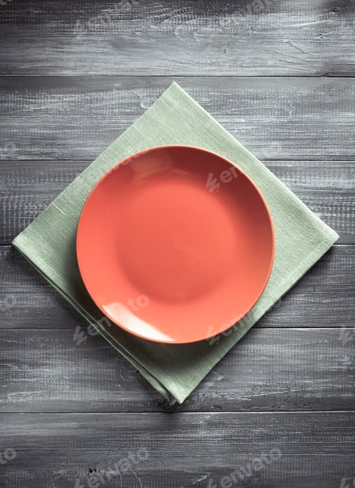 Preview: plate and napkin at table