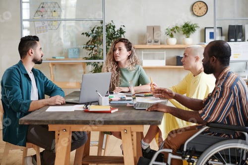 Preview: Business people working in team