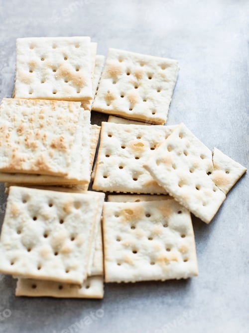 Preview: Soda crackers