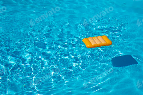 Preview: Swimming pool