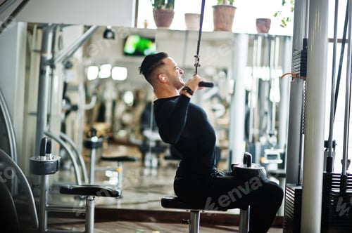 Preview: Muscular arab man