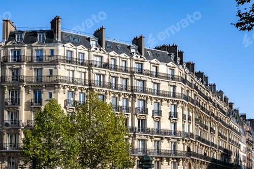Preview: Paris, beautiful building