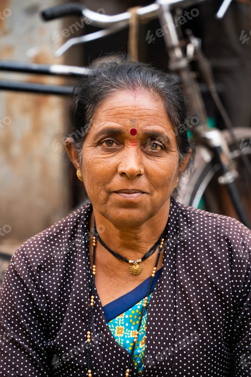 Preview: Portraits of Indian people at the village