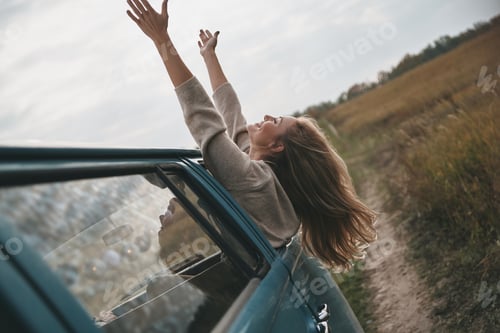 Preview: Young and free.