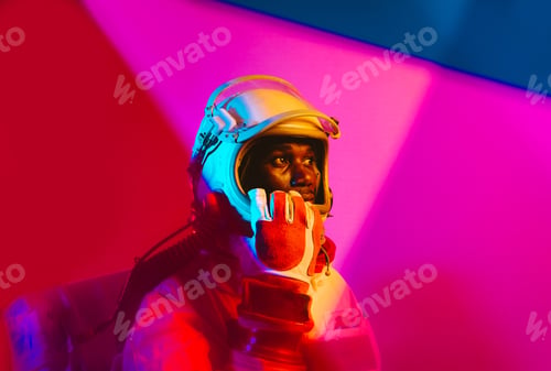 Preview: cinematic image of an astronaut.