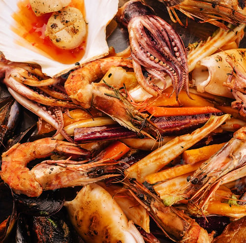 Preview: fresh shrimp, scampi, mussels, squid, octopus and scallops