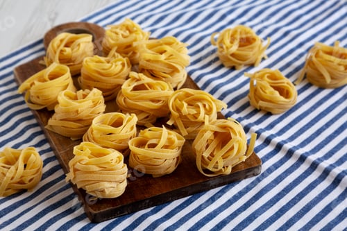 Preview: Raw Organic Dry Tagliatelle Pasta Ready to Cook