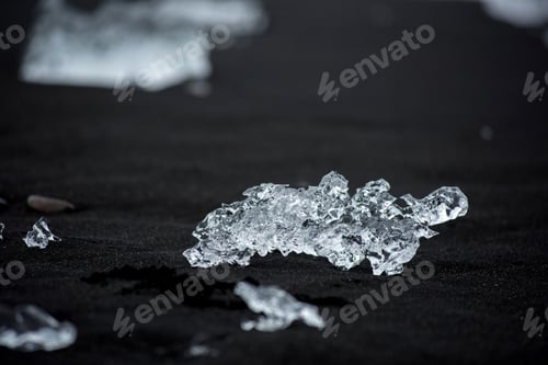Preview: Icebergs on Diamond beach, Jokulsarlon, Iceland