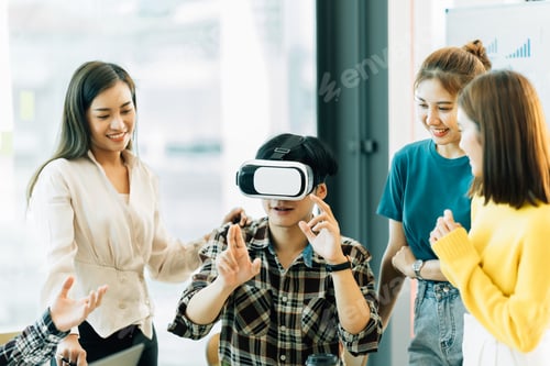 Preview: Start Up Team Of Freelancers In The Office Using VR