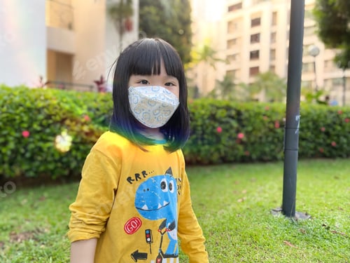 Preview: Asian girl in outdoor