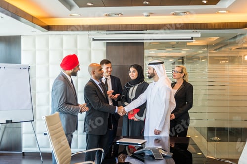 Preview: Business team in Dubai