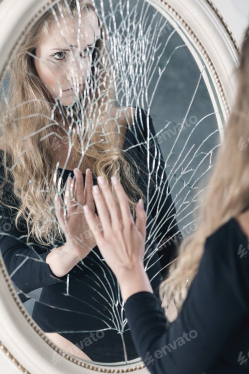Preview: Girl and problem with self-esteem