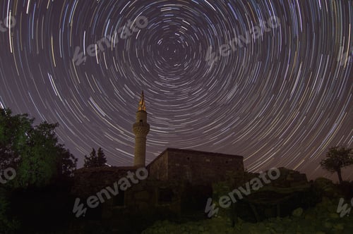 Preview: Breathtaking image captures the night sky, illuminated by an array of twinkling stars