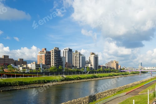 Visualização: Taipei, Taiwan 26 de setembro de 2023: Parque ribeirinho na cidade de Taipei