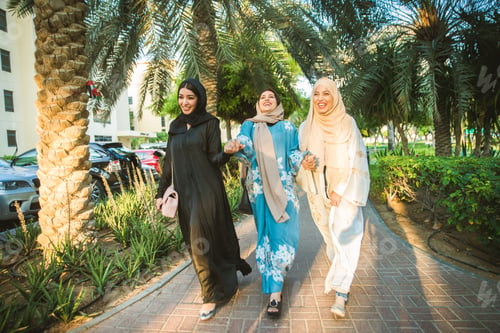 Preview: Arabic women in Dubai