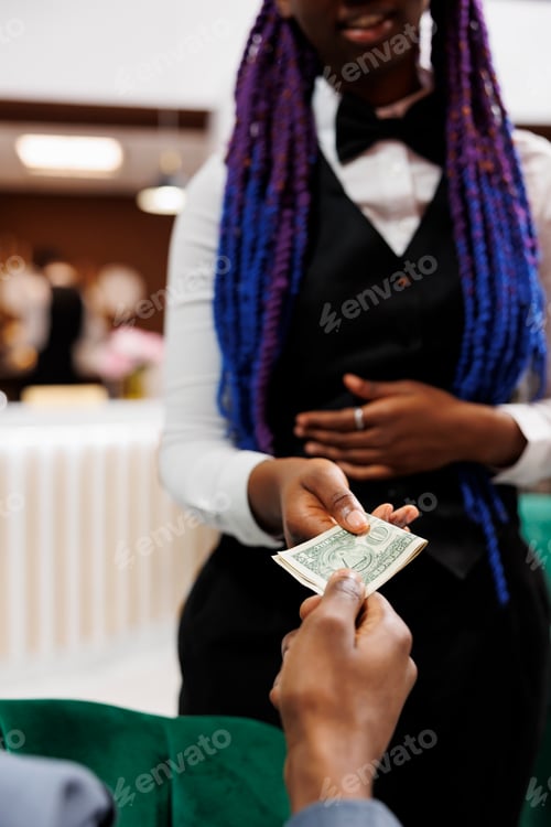 Preview: Tipping at hotels