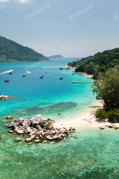 Preview: secluded beach with crystal clear waters on the Perhentian islands. Malaysia