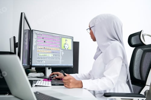 Preview: afro american modern muslim woman
