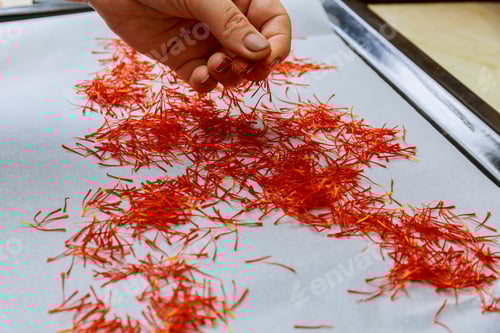 Preview: Close Up of Saffron Strands Arranged on Tray