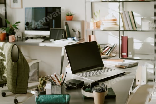 Preview: Laptop on Work Desk