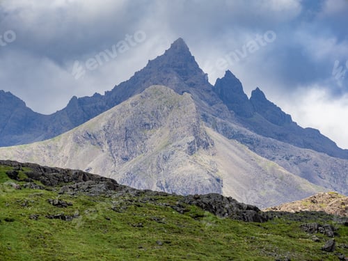 Preview: Views of Sgur nan Gillean peak in Skye island, Scotland