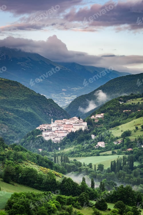 Preview: Foggy sunrise over the village of Preci in Umbria, Italy