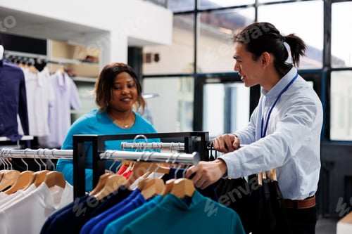 Preview: Customer looking at casual wear