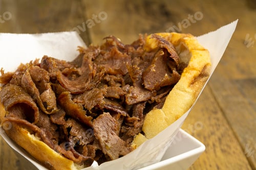 Preview: Lamb doner kebab with pita bread